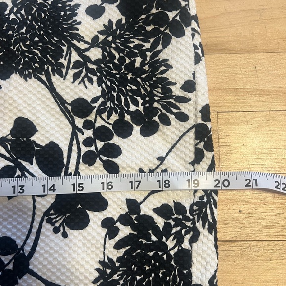 Talbots Women’s Floral Bold White/Black Pencil Skirt Cotton Graphic Zipper 12 - Picture 8 of 10
